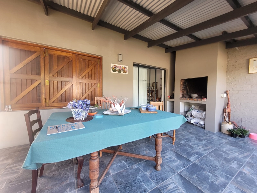 2 Bedroom Property for Sale in Crossways Farm Village Eastern Cape